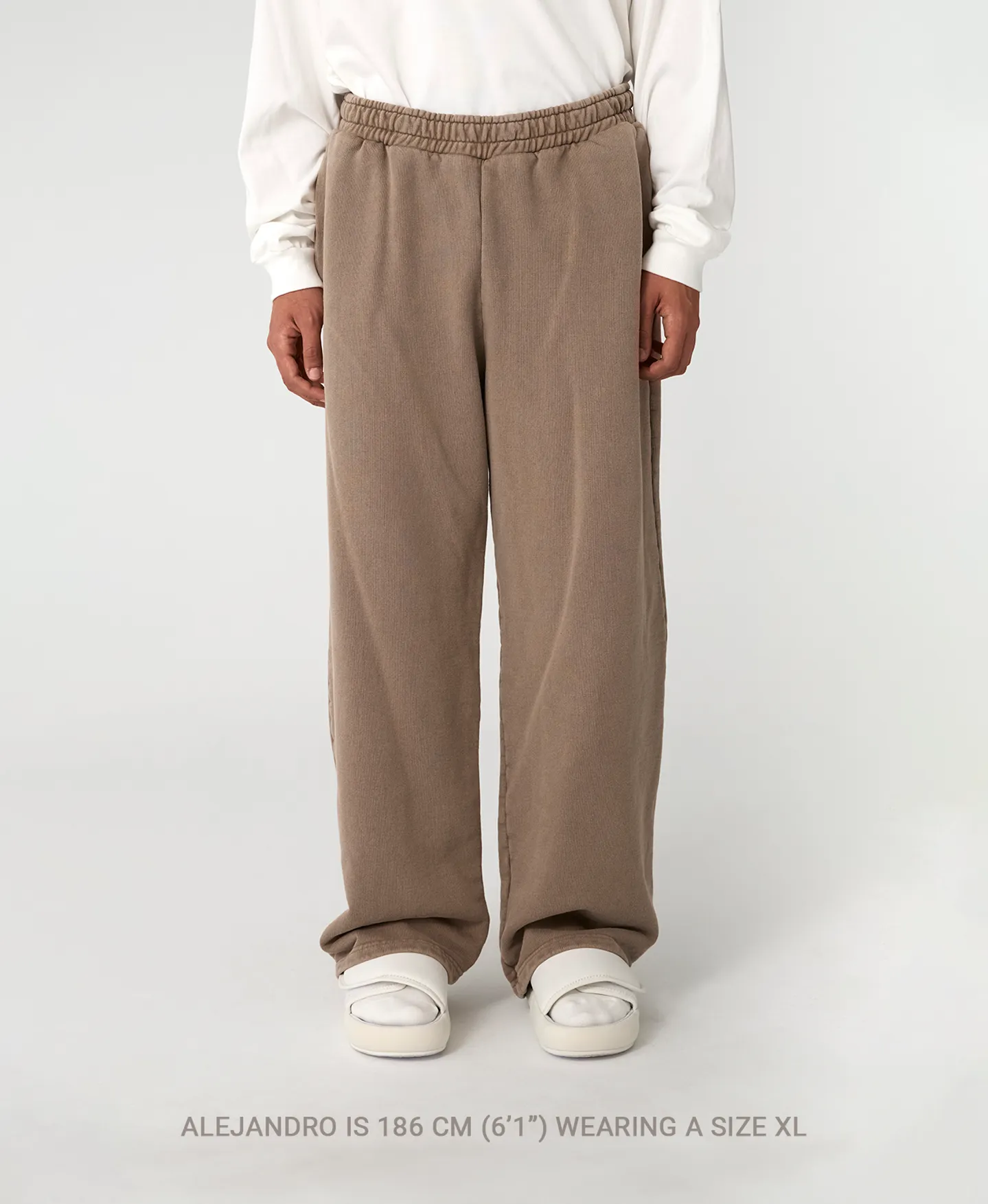 600 GSM 'Mocha Brown' Straight-leg Pants