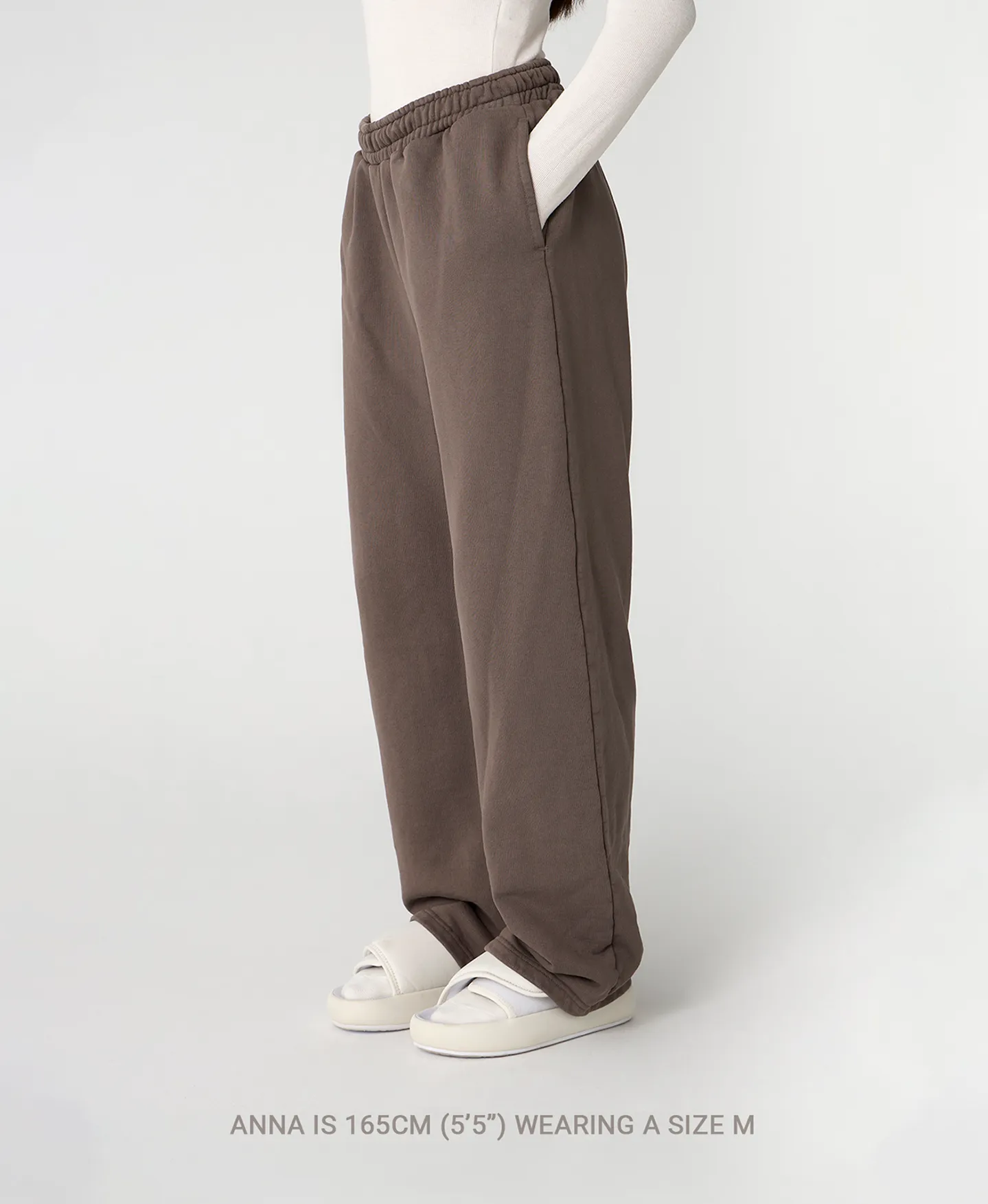 600 GSM 'Mocha Brown' Straight-leg Pants