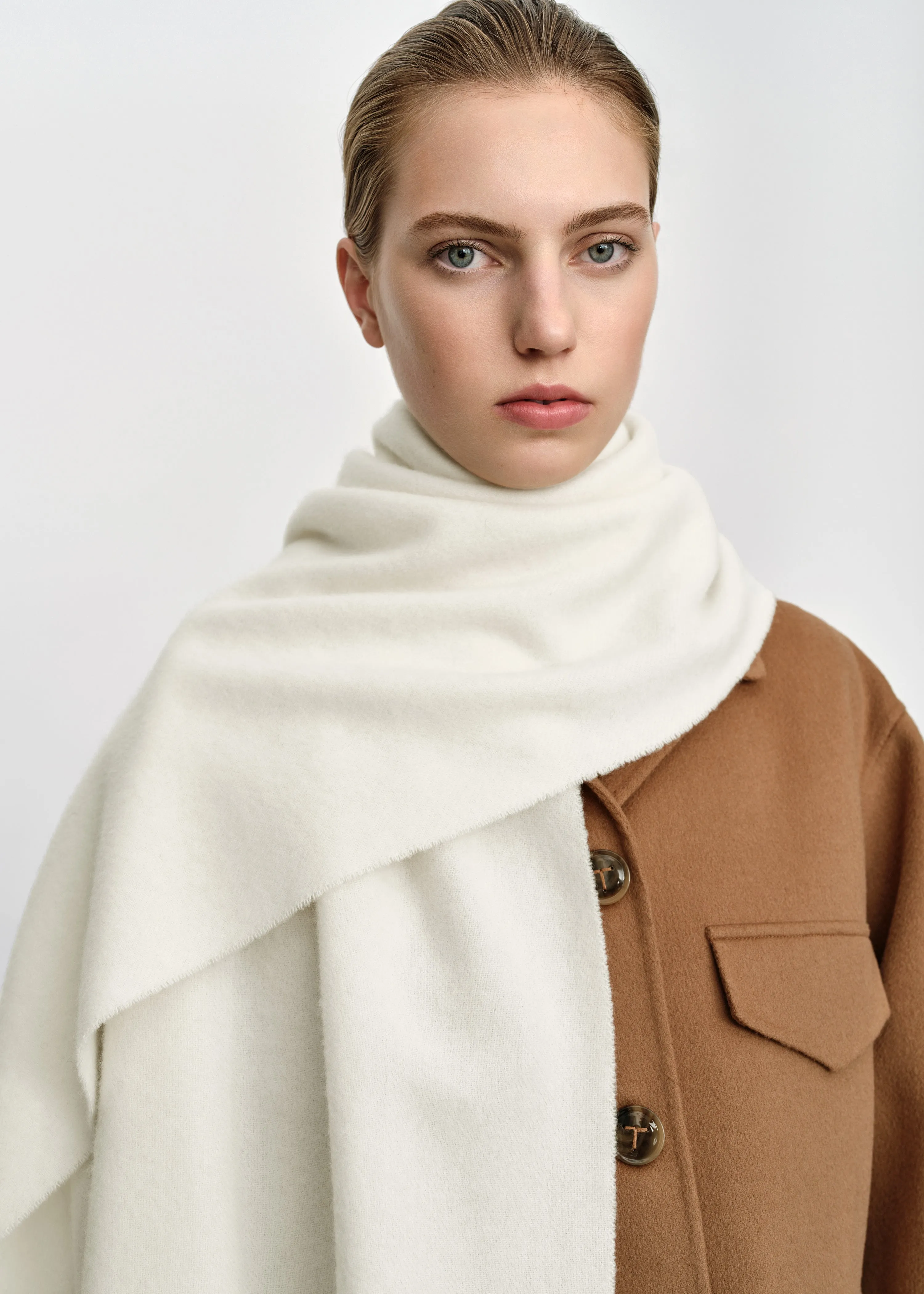 Classic wool scarf crème