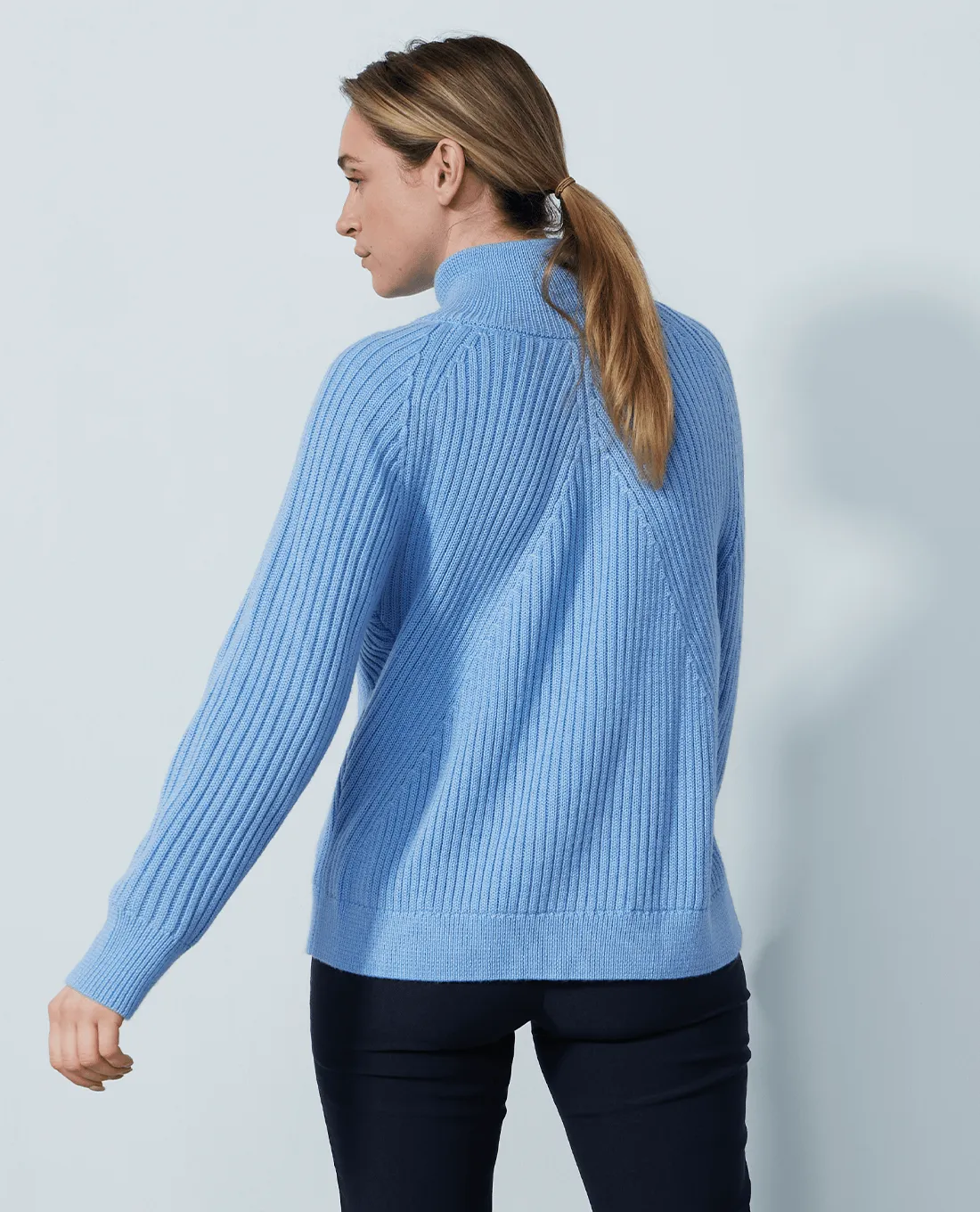 DAILY SPORTS Hudson Lined Pull-Over 240 Belle Blue