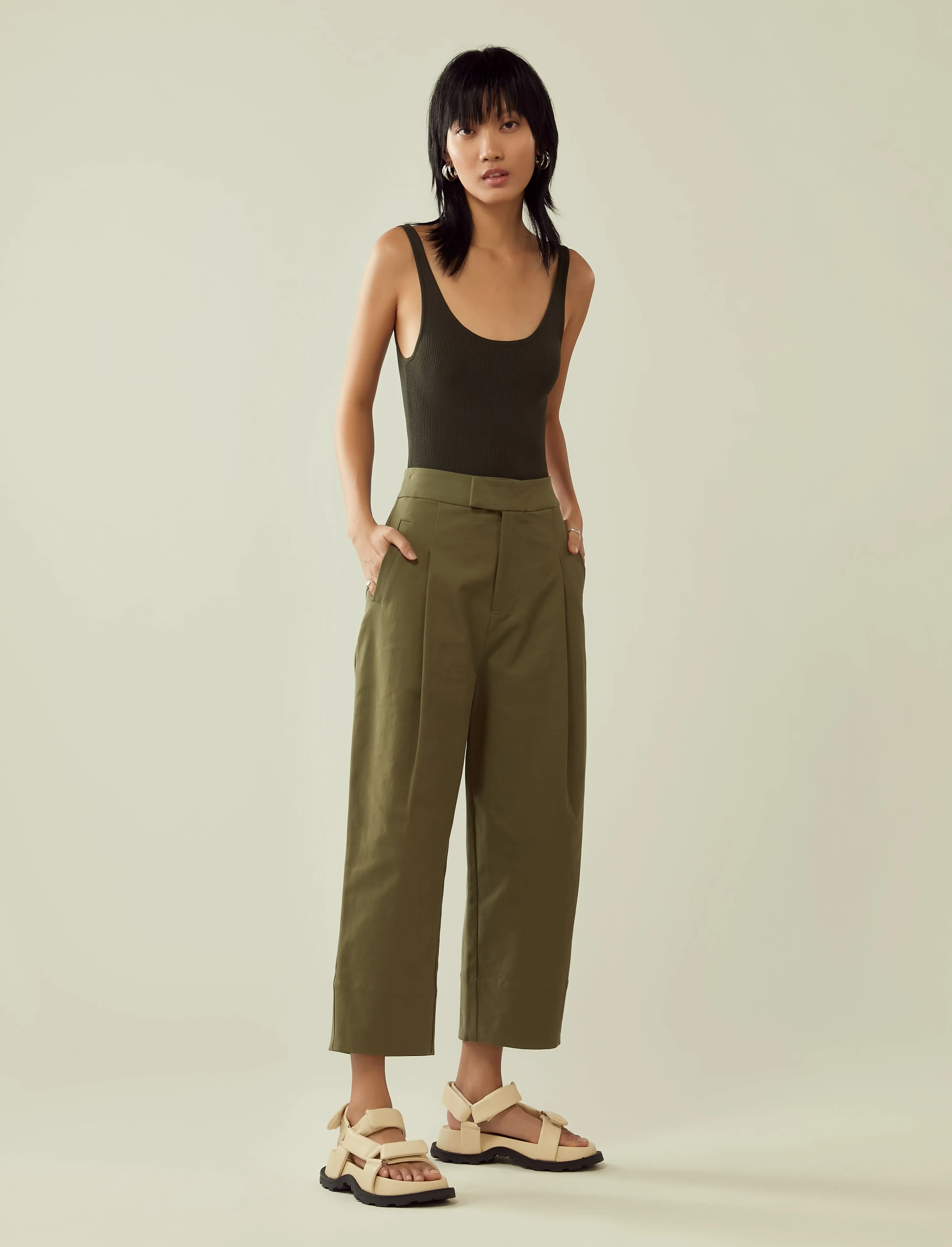 deep pleat structured trousers