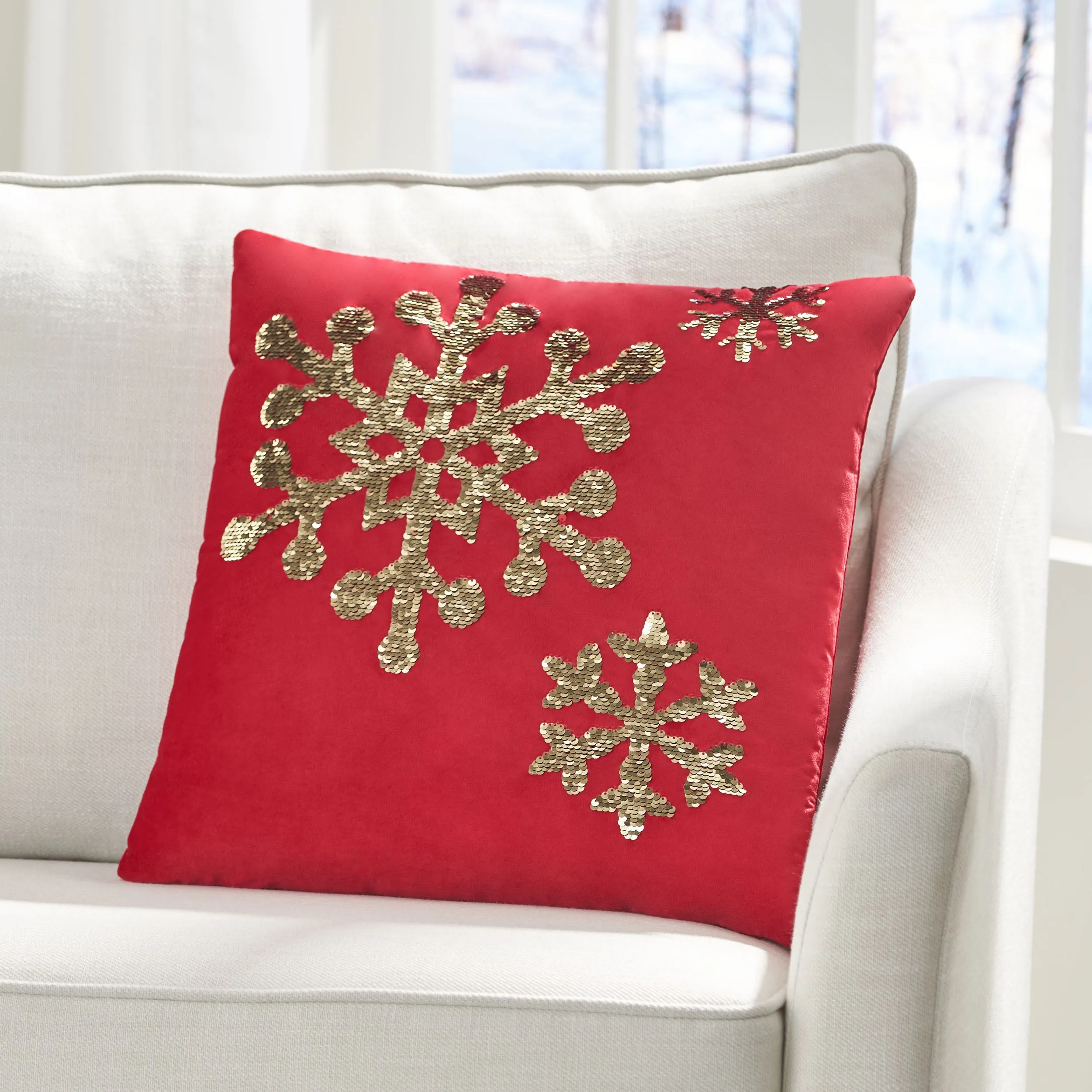 Geary Glam Velvet Christmas Throw Pillow