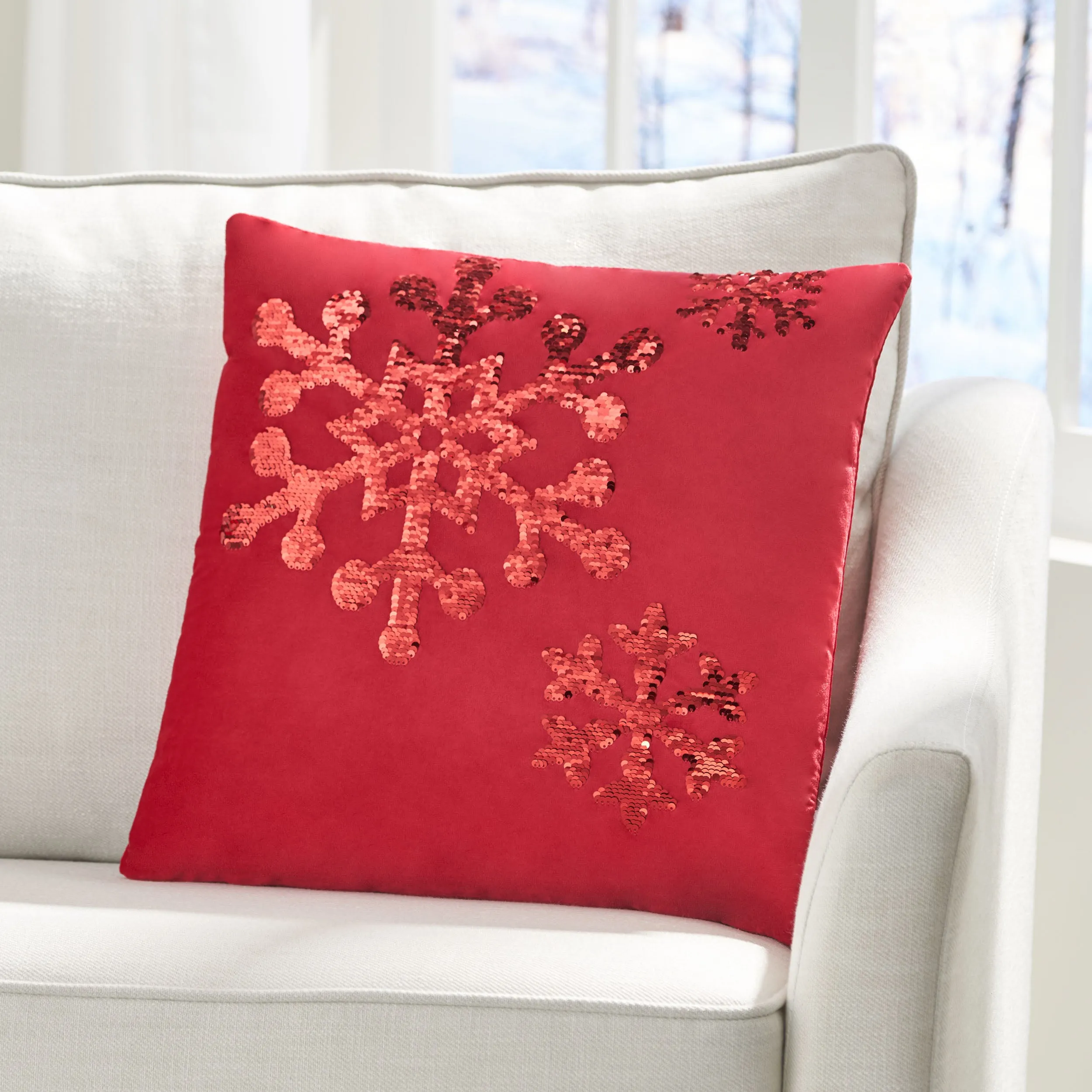 Geary Glam Velvet Christmas Throw Pillow