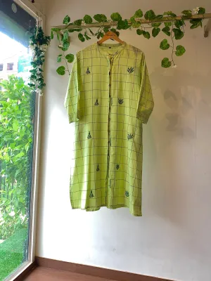 Green Embroidered Straight Kurta