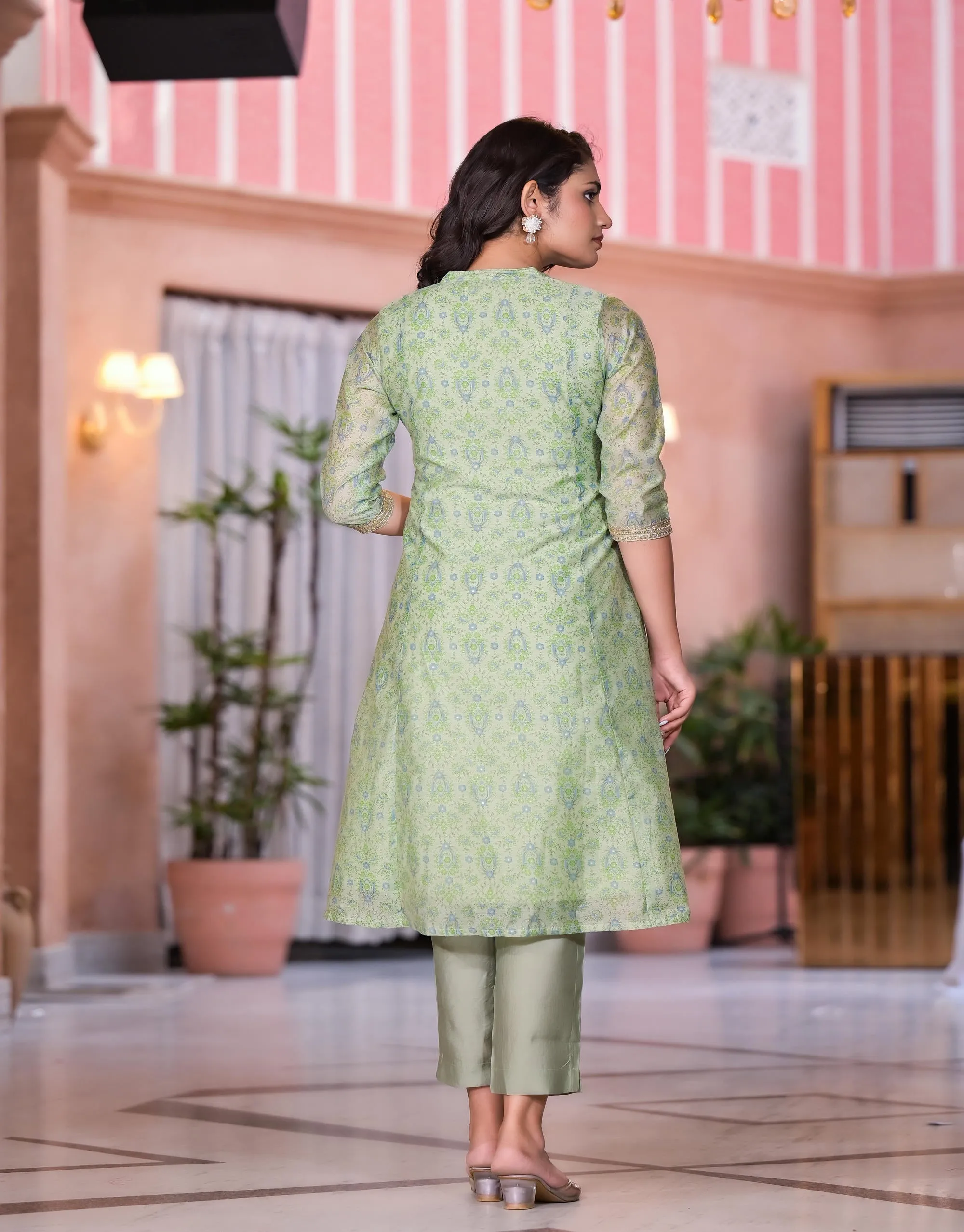 Green Floral Printed Chanderi Kurta Set With Buttons & Sequins