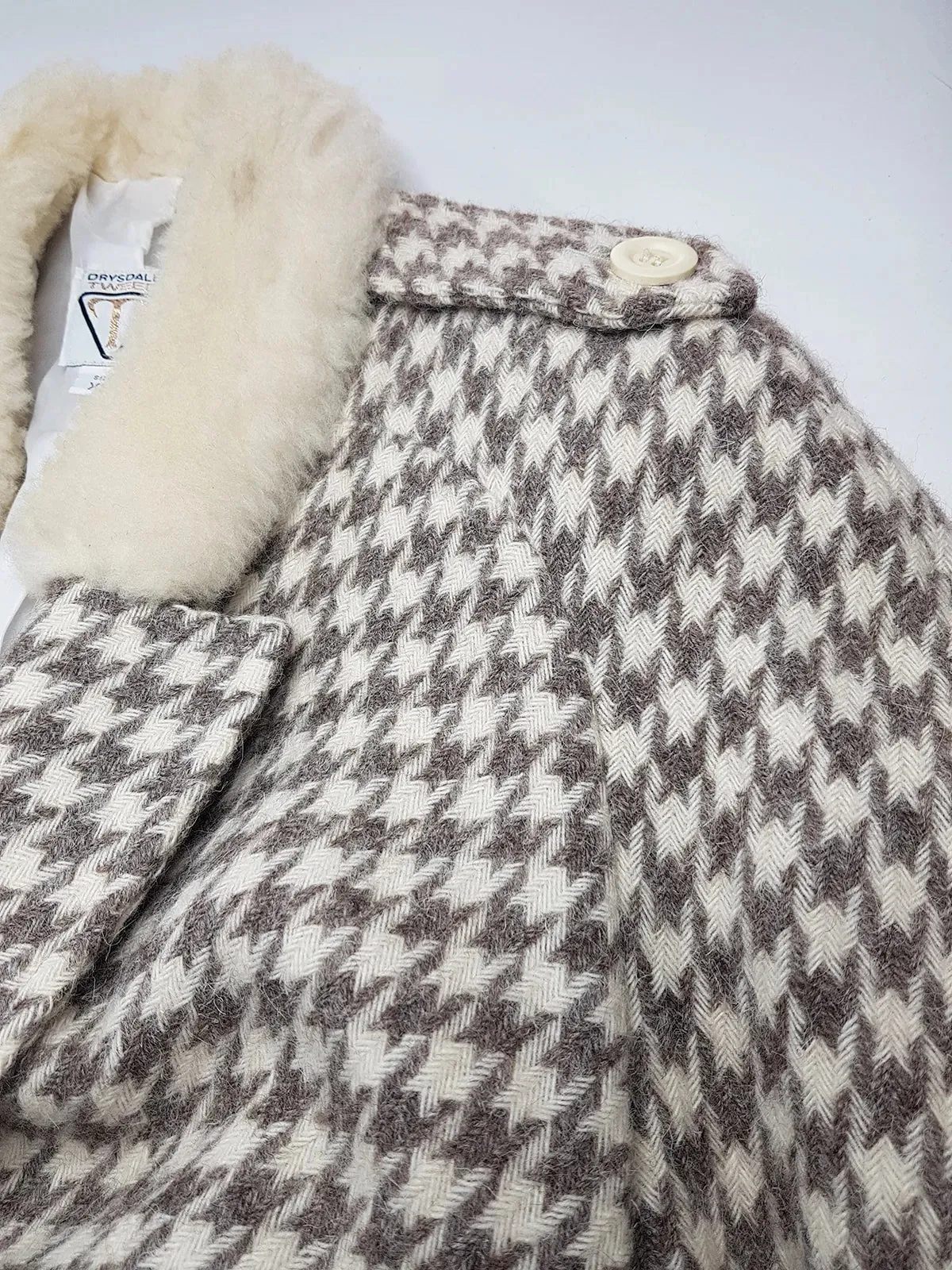 Houndstooth Vintage 1950s Cropped Bomber Jacket in Wool with Fur Collar - Structured Waist & Sleeves - Fully Lined