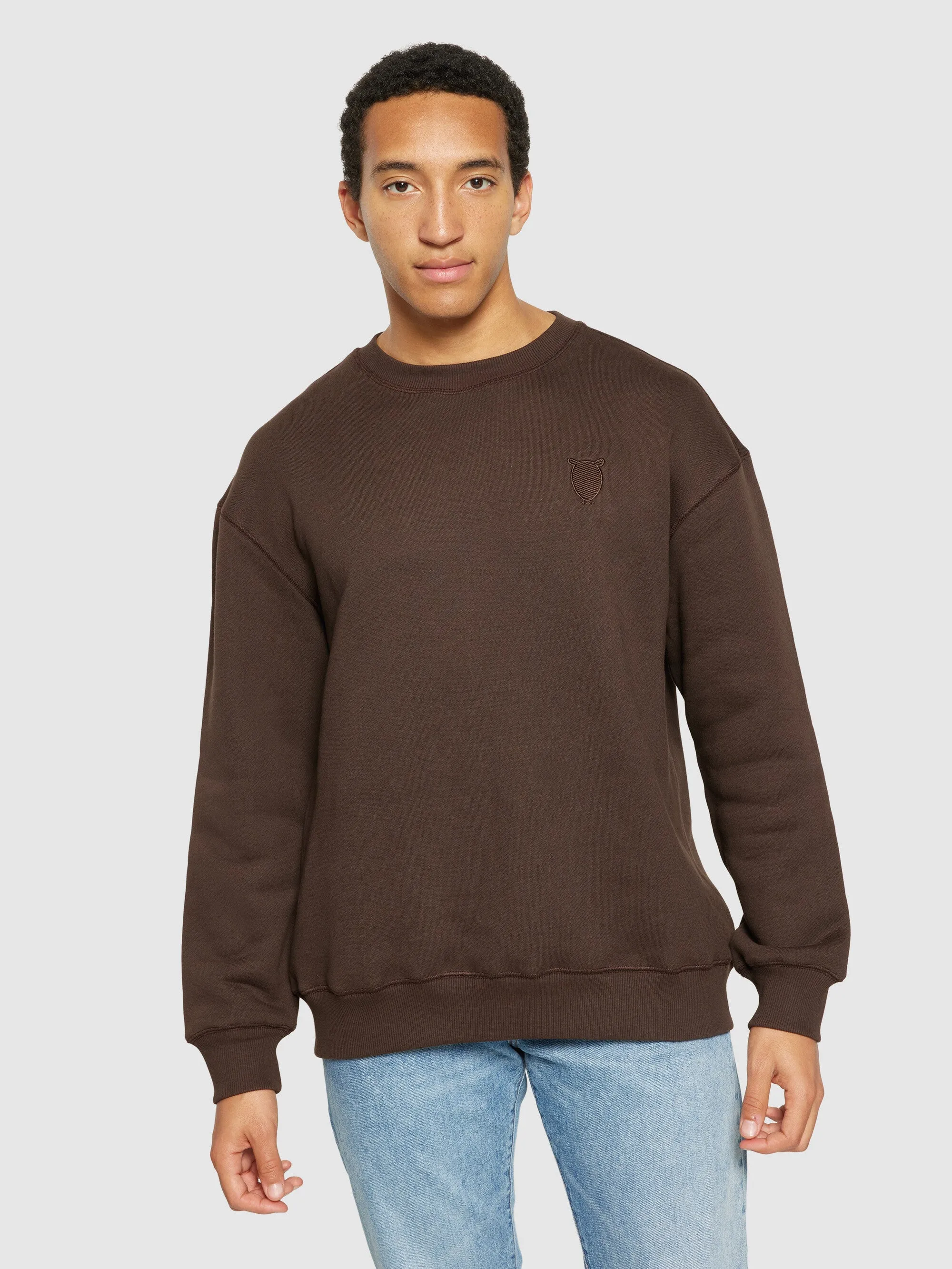 Loose fit sweat with embroidery at chest - Demitasse (brown)