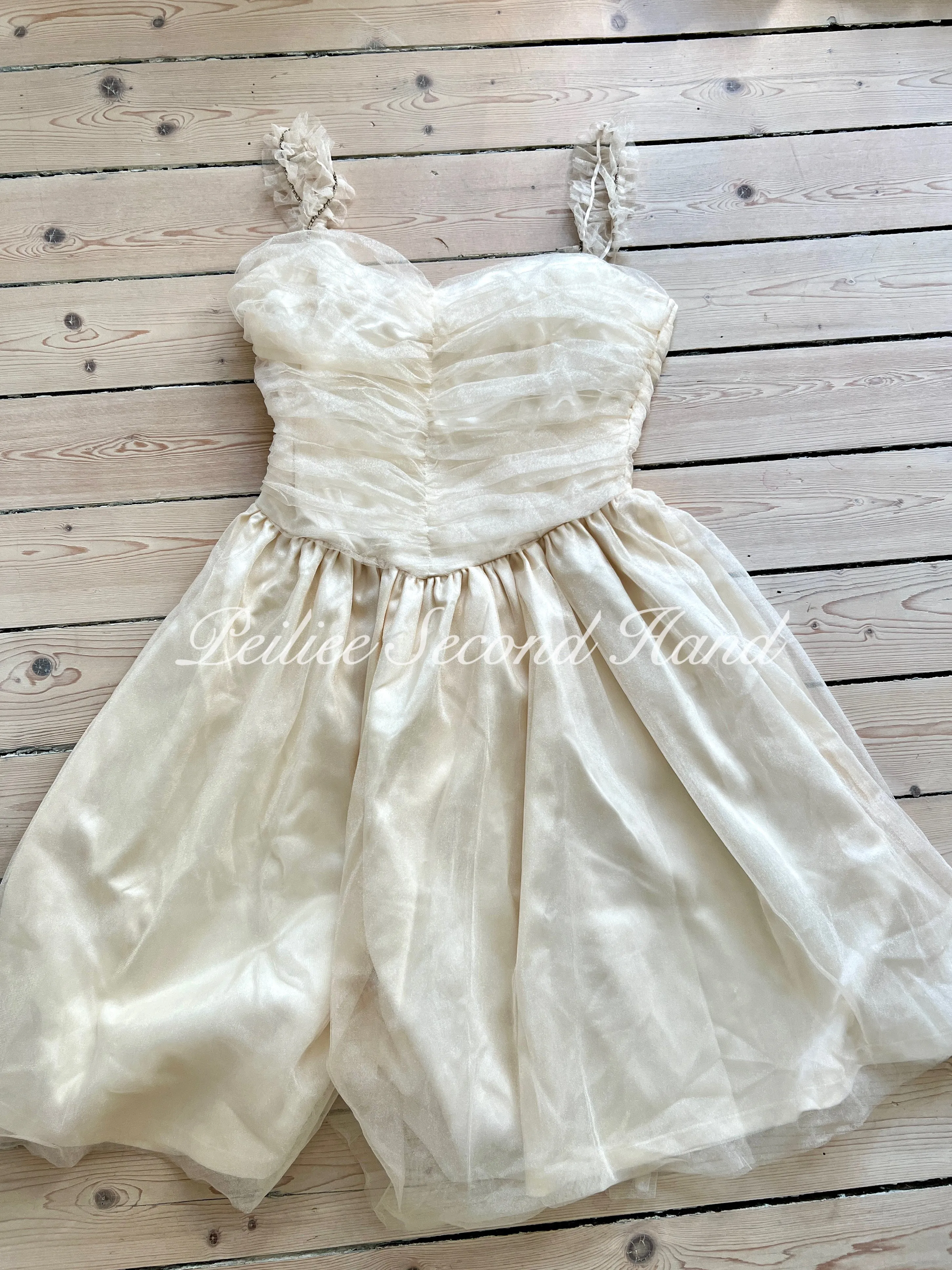 [Sweden Second Hand] Swan Kiss Holiday Dress