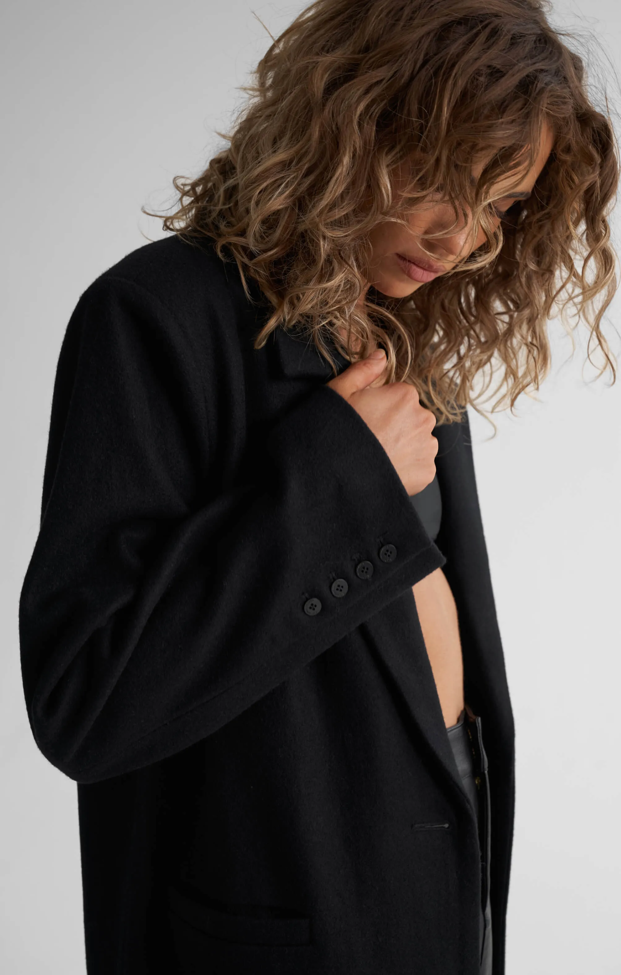 THE LONGLINE CLASSIC COAT - BLACK