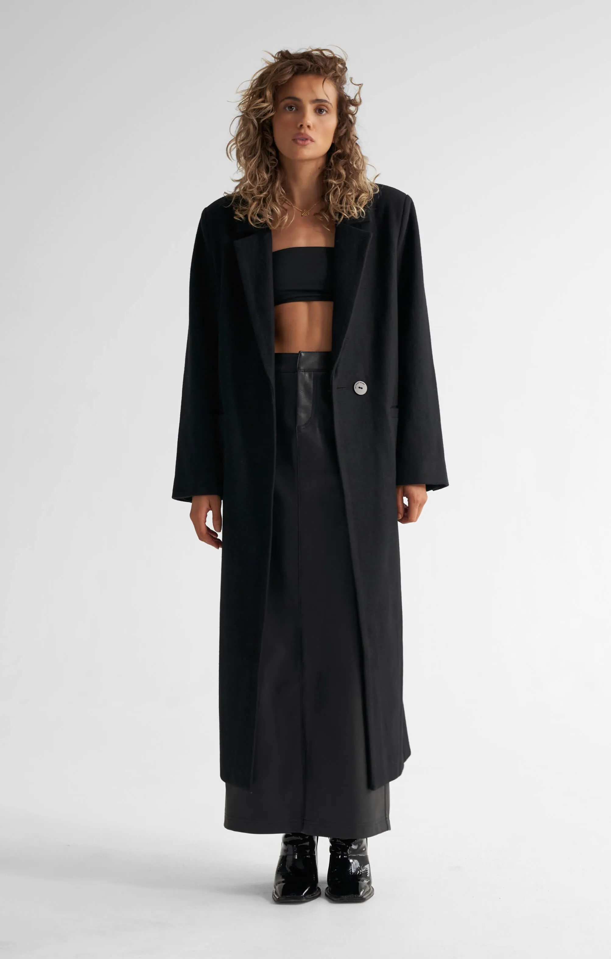 THE LONGLINE CLASSIC COAT - BLACK