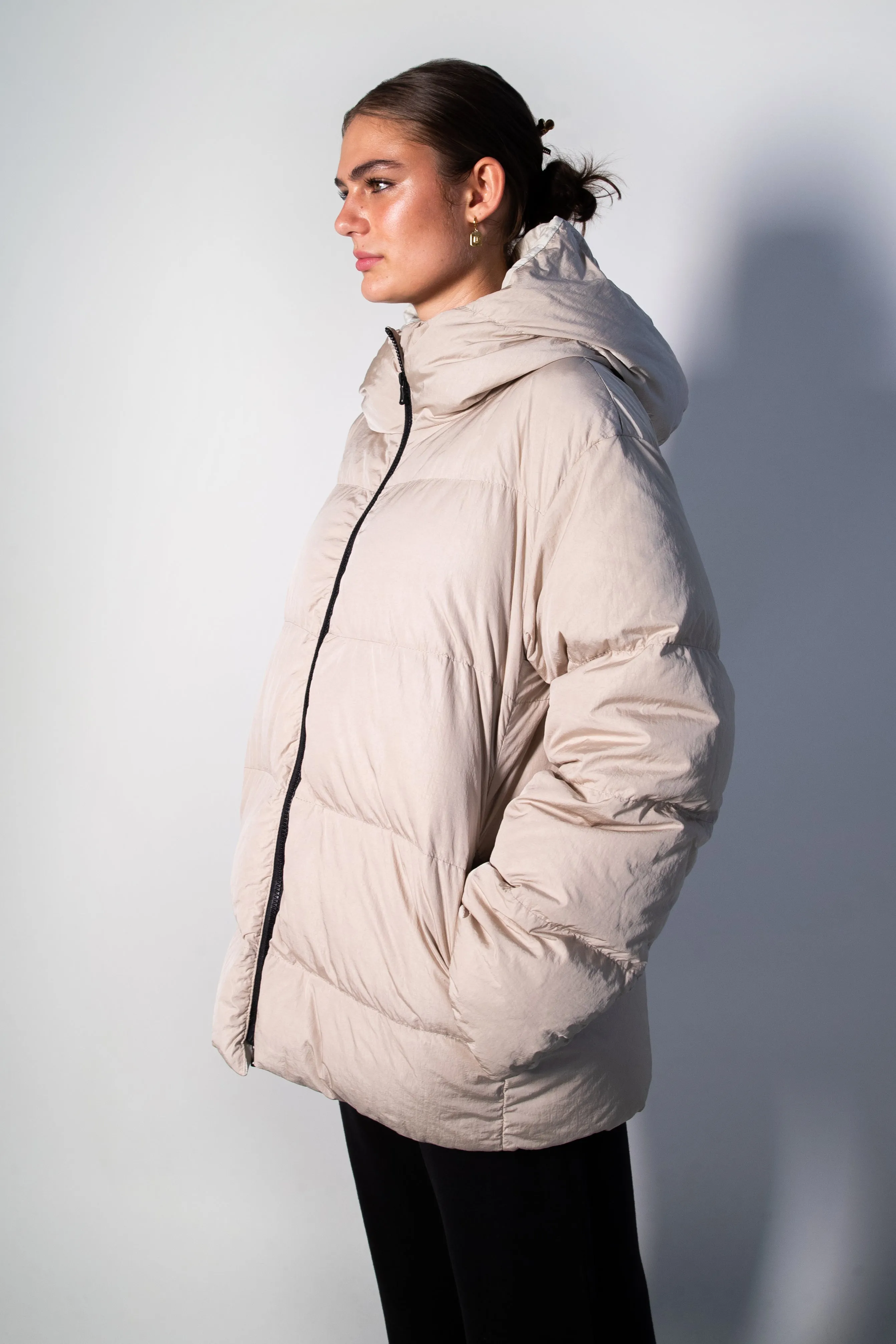 Transit Par Such Long Hooded Puffer Jacket in Sand